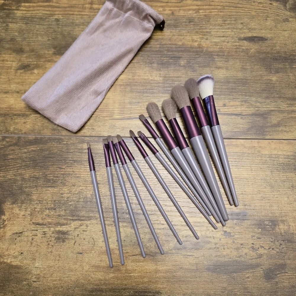 New 13 Piece Purple Makeup Brush Set with Pouch